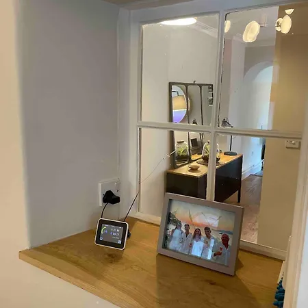 Off Street Parking - Cosy 1 Bedroom Flat, Clifton Апартаменты Бристоль
